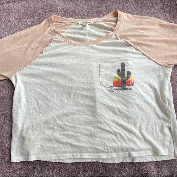 Billabong 1/2 sleeve t-shirt. - Picture 3 of 5